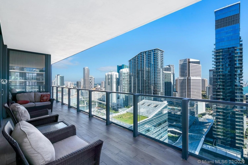 Spectacular apartment for sale in the center of Miami overlooking the Skyline.