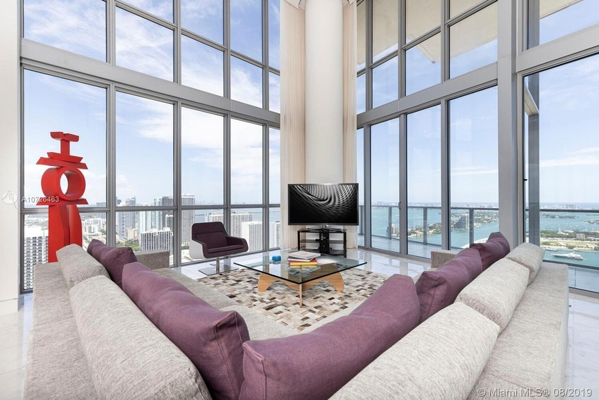 Fabuloso apartamento duplex en venta en el centro de Miami con vistas espectaculares.