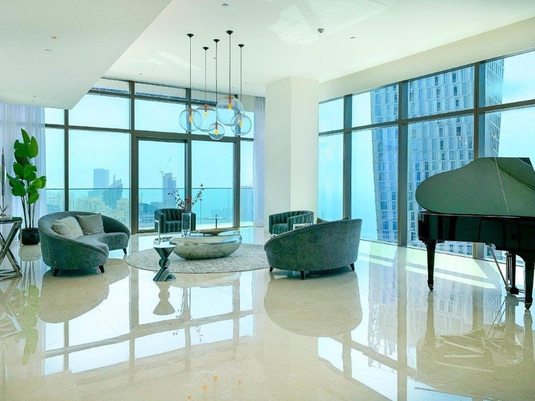 Spectacular apartment with fabulous views for sale in the Downtown district of Dubai.