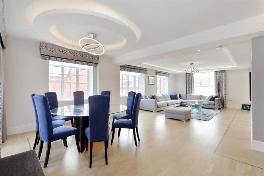 A stylish property for sale in the prestigious and desirable neighborhood of Marylebone.