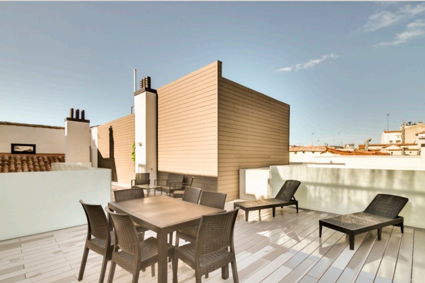 Fabulous penthouse for sale in the most representative street of the Barrio de Justicia.