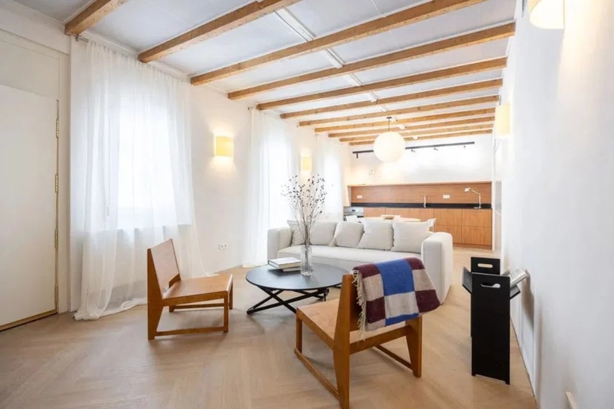 Elegant renovated property in the Justicia neighbourhood