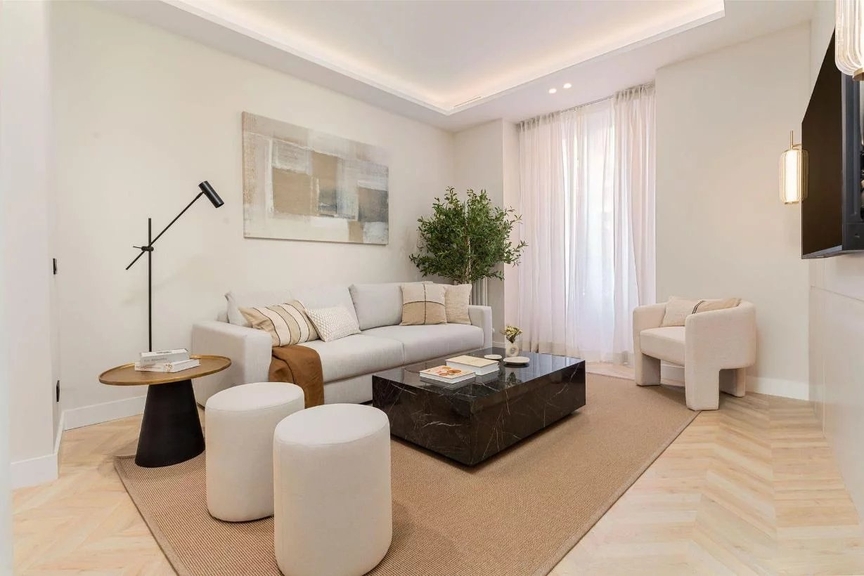 Renovated apartment in the heart of Madrid