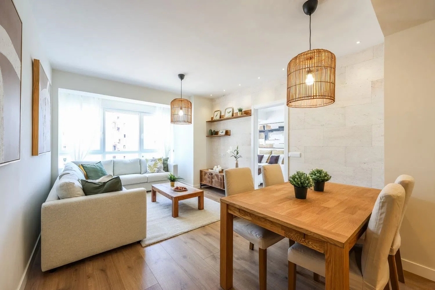 Renovated apartment with parking space in Goya