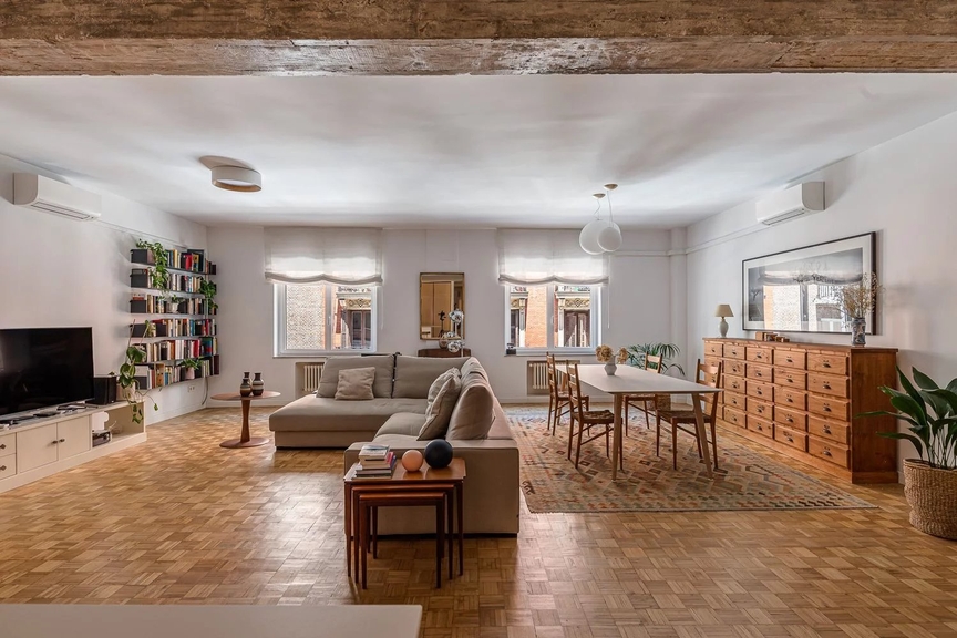 Spacious apartment in the heart of Madrid