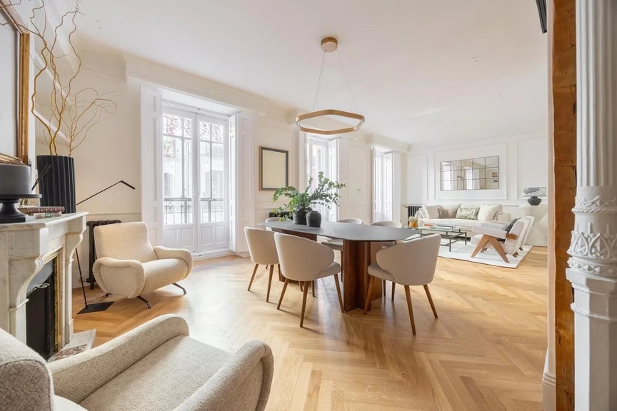 Renovated stately home next to the Retiro Park