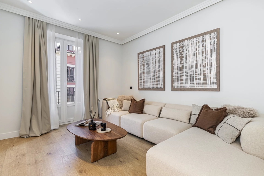 Wonderful property in a classic building in the Malasaña neighborhood Wonderful property in a classic building in the Malasaña neighborhood