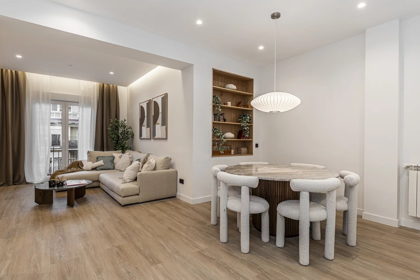 Newly renovated flat very close to El Retiro Park