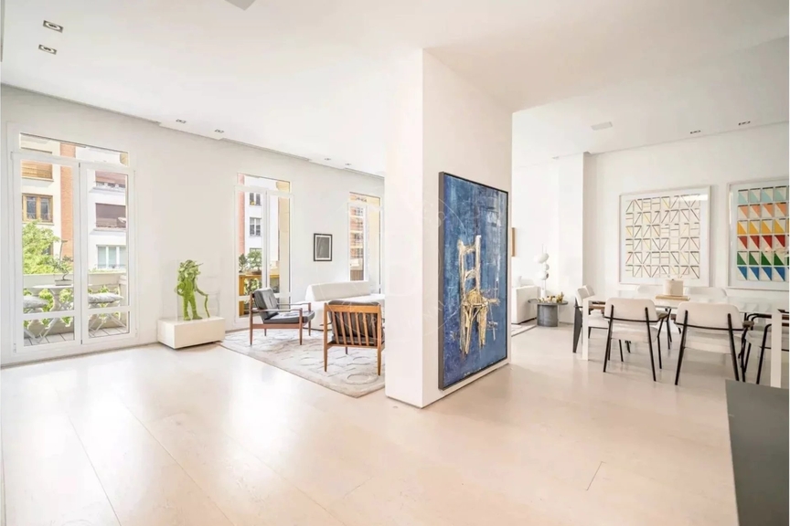 Magnifica vivienda reformada con vistas al Retiro en Recoletos