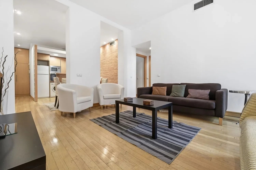 Bright exterior flat in a prime location 