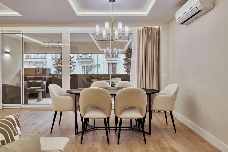 Bright 3-bedroom apartment with terrace in Goya